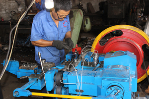 Chine Clou de fil faisant la ligne de production d'équipement de machine moteur de composant de noyau de prix pour la <span class=keywords><strong>fabrication</strong></span> de clou et de <span class=keywords><strong>vis</strong></span> - Product Image 6