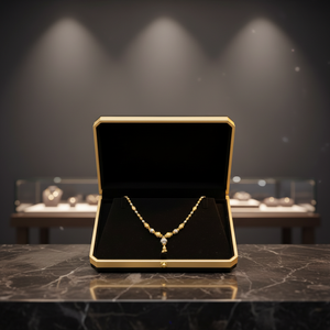 Elegante Collar de Dos Tonos con Cuentas Doradas y Colgante Central, Joyería Ligera para Uso Diario para Mujer, Estilo Tradicional y Moderno - Product Image 2