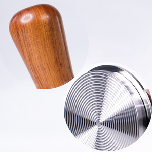 Prensador de Café Dinamométrico Manual con Mango de Palisandro, Resorte de Acero Inoxidable 304, Base Plana Ondulada, Marca Personalizada - Product Image 6