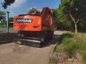 Excavateur sur pneus Doosan DH210W-9 de 21 tonnes d'occasion fabriqué en Corée excavateur ambulant Doosan DH210W DH215W - Product Image 2