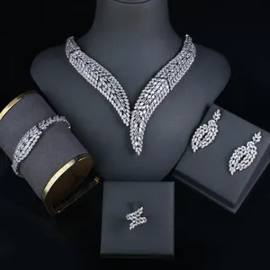 Hochwertige Luxus Zirkonia American Diamond 4-teiliges indisches Schmuckset Dubai Hochzeit Braut schmuck Sets