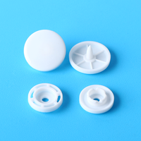 Kancing Tekan Kustom Berkualitas Tinggi 13mm T8 Resin Plastik Halus Berlapis Embun untuk Pakaian Bayi, Mantel Hujan, dan Pola Pakaian