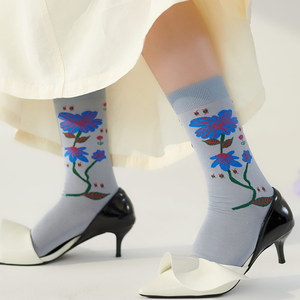 Chaussettes habillées haut de gamme personnalisées Haze Blue pour femmes Chaussettes en coton mercerisé doux avec motif <span class=keywords><strong>iris</strong></span> bleu - Product Image 5