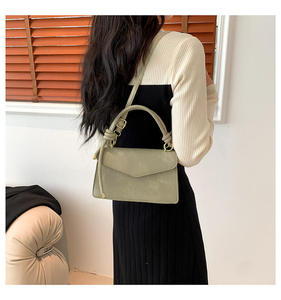 Sac bandoulière carré en cuir PU uni, style rétro, pour femme, vente en gros - Product Image 4