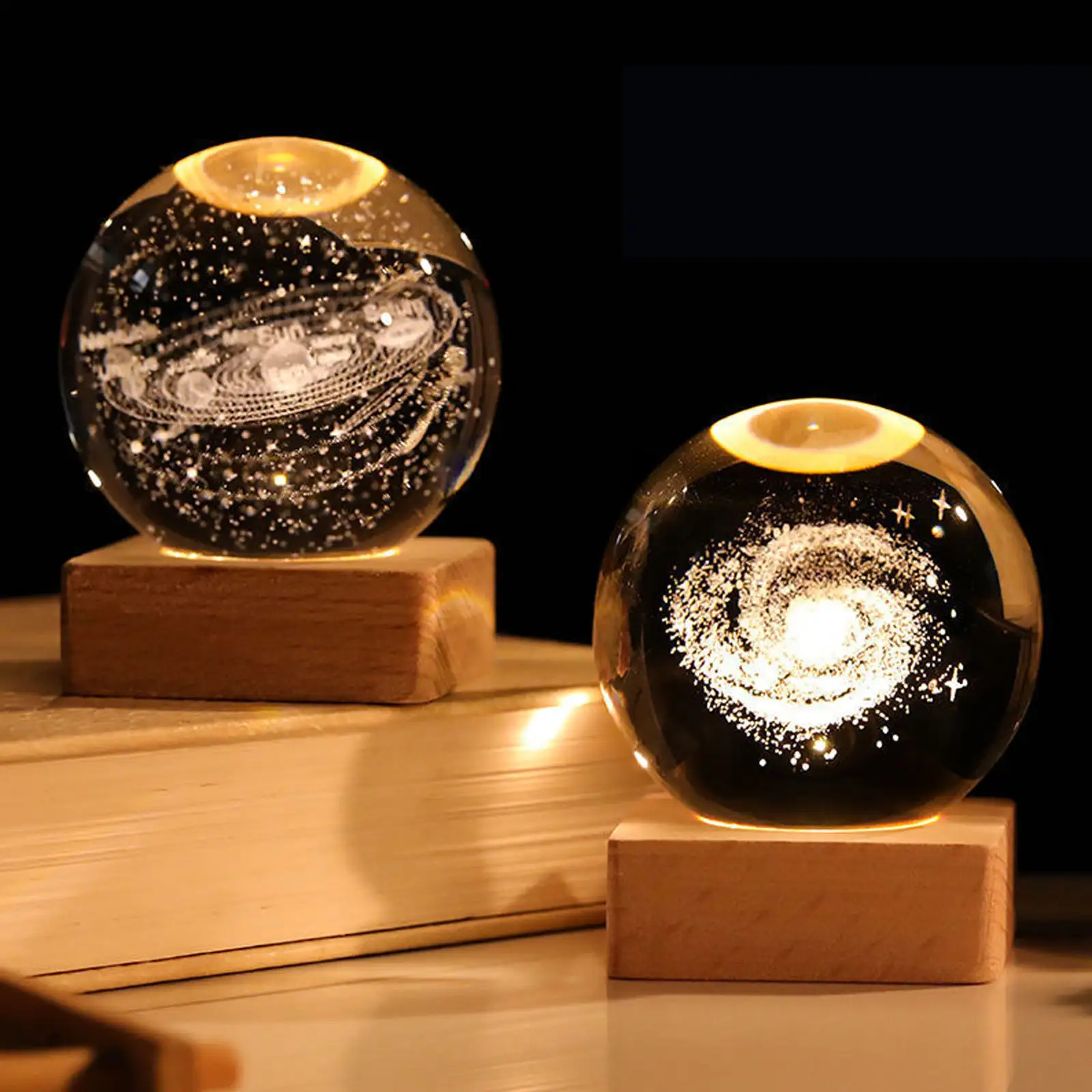 ที่กําหนดเองของขวัญส่องสว่างสร้างสรรค์ 3D Art คริสตัลบอลโคมไฟกลางคืนด้านล่างไม้เลเซอร์แกะสลักไฟดาวเคราะห์ดวงจันทร์ไฟกลางคืน