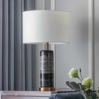 Lampe de table LED moderne de style nordique avec base en marbre, télécommande, alimentation DC/AC, culot E14, pour chambre à coucher