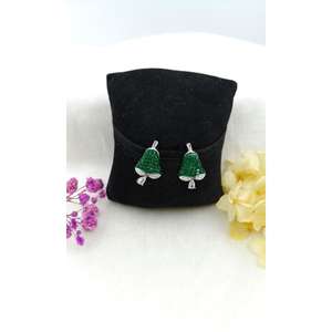 Boucles d'oreilles clous en forme de cloche vert émeraude avec accents de diamants tendance - Product Image 1
