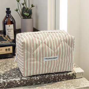 줄무늬 폴리에스터 퀼팅 패딩 메이크업 가방 맞춤 로고 OEM ODM 여성용 핑크 뷰티 파우치 프로모션 퀼팅 소형 화장품 가방 - Product Image 5