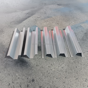 Metal saplama üzüm kazık bağ kafes sonrası tavan için kullanılan otomatik <span class=keywords><strong>C</strong></span> kanal Omega profil rulo şekillendirme makinesi - Product Image 6