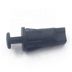 Interrupteur de lumière intérieure de porte arrière 7700825473 pour RENAULT MEGANE SCENIC CLIO II <span class=keywords><strong>DACIA</strong></span> LOGAN - Product Image 1