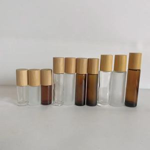 Botella de vidrio, botella roll-on, tapa de madera maciza, logotipo grabado, 5/10 ml - Product Image 5