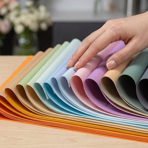 Papier d'emballage pour fleurs en BOPP imperméable de couleur unie, élégant, fait main, pour origami, emballage cadeau, vente en gros, 55x53cm - Product Image 1