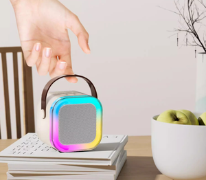 Giá rẻ K12 <span class=keywords><strong>Microphone</strong></span> mini Loa di động với <span class=keywords><strong>microphone</strong></span> Nhà hát <span class=keywords><strong>karaoke</strong></span> với RGB <span class=keywords><strong>karaoke</strong></span> <span class=keywords><strong>bluetooth</strong></span> loa không dây - Product Image 2