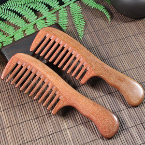 Peigne en bois de santal rouge, à dents larges, pour usage domestique, outil de coiffage et de massage des cheveux - Product Image 2