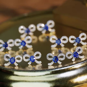 Orecchini a perno da donna con fiocco, scintillanti e intarsiati, gioielli eleganti e dolci per tutti i giorni - Product Image 6