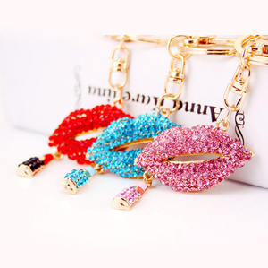 Llavero Abrebotellas Creativo de Aleación de Zinc con Colgante de Moda Europeo-Americano en Forma de Corazón con Diamantes de Imitación, Idea de Regalo - Product Image 5