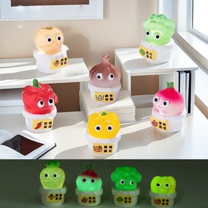 Breloques en résine lumineuses au design populaire, motif légumes de dessin animé, avec jeu de mots amusant, mini figurines de légumes, cabochons pour loisirs créatifs DIY - Product Image 1