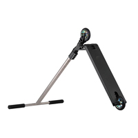 GETWICK Golden Titanium T bar Triangle Street Edition Pro Scooter Noir, le scooter freestyle le plus cher, le meilleur scooter de stunt