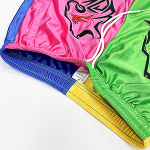 Pantalones Cortos de Baloncesto Personalizados, Coloridos, Transpirables, de Secado Rápido, con Diseño de Bolsillo Estampado por Sublimación, Estilo Urbano - Product Image 3