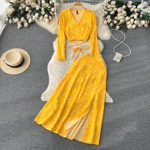 שתי חתיכות סטים באביב סתיו סגנון רטרו פרחוני סט פרחים נשים שרוול ארוך צרפתית רזה v-הצוואר העליון + חצאיות פיצול חצאיות - Product Image 2