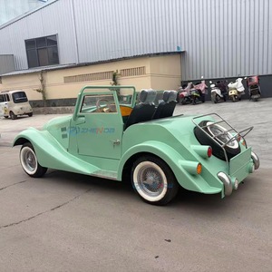 Coche eléctrico vintage verde claro personalizado con batería de litio, tracción trasera, homologado para circular por carretera, ideal para fotografía de bodas, viajes a complejos turísticos. - Product Image 4