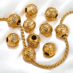 Cuentas de letras con diseño pavé |   Cuentas Espaciadoras con Iniciales del Alfabeto en Acero Inoxidable Chapado en Oro PVD de 18K con Detalles de Cristal para la Creación de Joyería DIY - Product Image 5