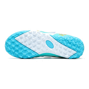 Nuevas zapatillas de fútbol transpirables estilo cross-border para niños y niñas, zapatillas de fútbol para interior, zapatillas de entrenamiento para césped, antideslizantes. - Product Image 4