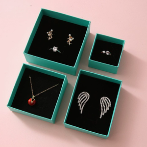 Juego de Cajas Rígidas Cuadradas para Joyería con Empaque de Alta Gama para Collares, Pendientes y Anillos - Product Image 1