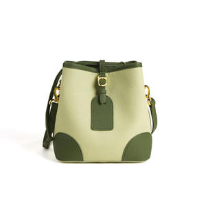 Sac seau tendance en cuir de vachette pleine fleur personnalisé en usine, avec fermeture à cordon, sac à bandoulière portable pour femme - Product Image 5