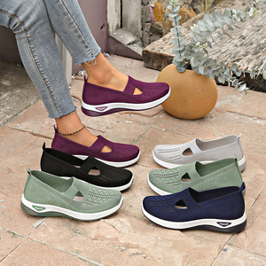 <span class=keywords><strong>Zapatos</strong></span> Casuales Transpirables de Malla para <span class=keywords><strong>Mujer</strong></span>, Zapatillas Ligeras Sin Cordones, Tallas Grandes para Caminar al Aire Libre, para Mamás Mayores - Product Image 1