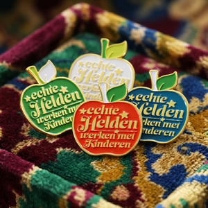 Pin Personalizado para Profesor, Broche de Manzana Chapado en Oro, Pin de Metal de Aleación de Zinc Esmaltado, Fabricante para Educadores, Regalos y Eventos Escolares - Product Image 3