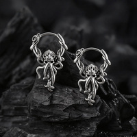 Boucles d'oreilles créoles élégantes en acier inoxydable, motif tentacule de Kraken en relief 3D, style gothique punk, monstre marin, pendantes, étanches, bijoux de piercing unisexe