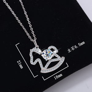 NORELLE <span class=keywords><strong>Bijoux</strong></span> en gros Usine Chine Argent S925 Plaqué Or 18 carats Collier Mignon Cheval Taille Fine Pendentif Moissanite pour Femme - Product Image 3