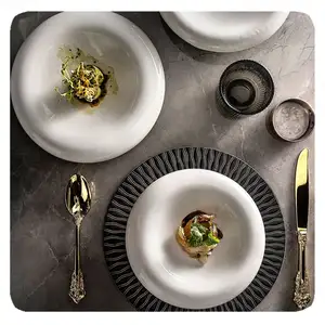 Assiettes alimentaires en porcelaine de fête moderne vaisselle de banquet cuisine fine bols à soupe en céramique blanche créative plats de restaurant