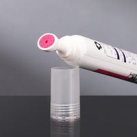 Tube cosmétique personnalisé de 10 ml, tube mince en PE blanc, applicateur de massage du cuir chevelu, tube cosmétique pour sérum de soin du cuir chevelu