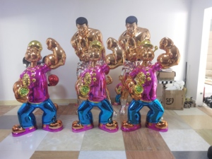 Sculpture d'art pop en fibre <span class=keywords><strong>de</strong></span> verre <span class=keywords><strong>de</strong></span> grande taille, faite à la main, <span class=keywords><strong>de</strong></span> qualité supérieure, sur mesure, en forme <span class=keywords><strong>de</strong></span> crème glacée, pour décoration - Product Image 6