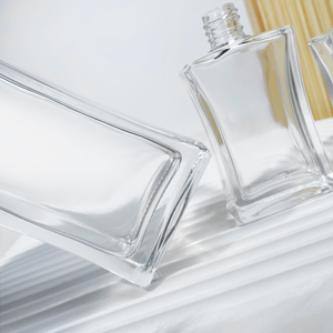Hot <strong>Sales</strong> Men <strong>Women's</strong> 30ML Flat Square Empty <strong>Perfume</strong> Clear Fragrance Glass Bottle - Product Image 4