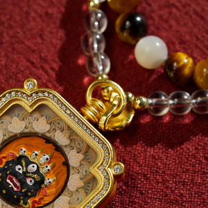 Colgante Thangka de Cobre Hecho a Mano con Diseño de Tara Verde y Montaña Wutai de Manjushri - Product Image 4