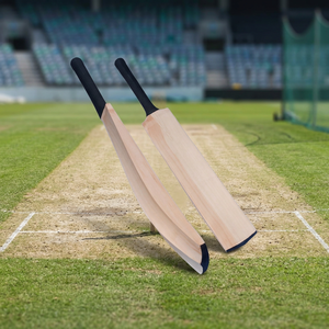 Bate de Cricket de Madera Stonefield Manufacturing con Diseño de Logotipo Personalizado, Ligero, 38 mm de Grosor, Opciones para Mano Derecha e Izquierda - Product Image 3