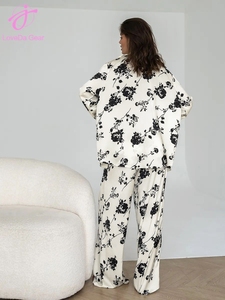 Loveda Set Pigiama da Donna con Stampa Floreale, Camicia a Maniche Lunghe e Pantaloni Comodi e Traspiranti - Product Image 3