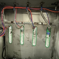 Machine de remplissage de liquides semi-automatique à 4 têtes, à alimentation par gravité, pour spiritueux, liqueurs, alcool, vin