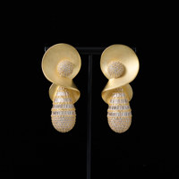 Boucles d'oreilles pendantes tendance pour femme, finition sablée, zircon cubique, modèles de bijoux 2025, cadeau pour femme, fête