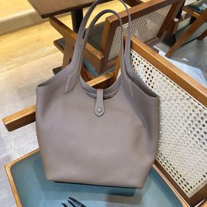 Sac fourre-tout pour femme en cuir de vachette litchi Artisan Togo, doublure entièrement en cuir, style chic parisien, pour le <span class=keywords><strong>week</strong></span>-<span class=keywords><strong>end</strong></span>, boutique européenne, fournisseurs en gros - Product Image 3
