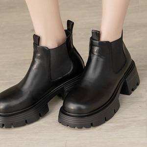 Bottes à plateforme épaisse pour femmes, talon de 6,5 cm, design élastique sur le côté - Product Image 2