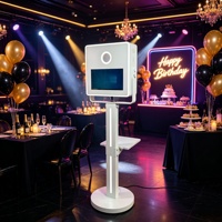 Nouvelle Arrivée : Cabine Photo Selfie en Métal avec Écran Tactile de 15,6 Pouces et Bande Lumineuse LED, Idéale pour les Fêtes et Événements Professionnels