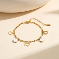 STMA04 Bracelet de cheville tendance en acier inoxydable 304 avec breloque trèfle à quatre feuilles et coquillage, bijou de cheville pour femme, idéal pour le quotidien et la plage