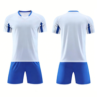 Maillots de football sur mesure provenant de l'usine d'origine sont en vente à bas prix