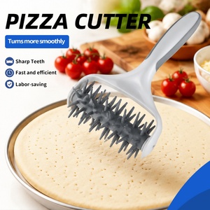 Rouleau à pizza en plastique amovible, perforateur à pain et tarte haute performance, export direct fabricant - Product Image 1