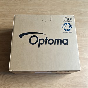 โปรเจคเตอร์ Optoma YEW8984ST ความสว่าง 4000 ลูเมนส์ สำหรับองค์กร พร้อมระบบพกพาและ DLP YEW8984ST ประหยัดพื้นที่ ฉายภาพขนาด 100 นิ้ว ได้ตั้งแต่ระยะ 1 เมตร - Product Image 1