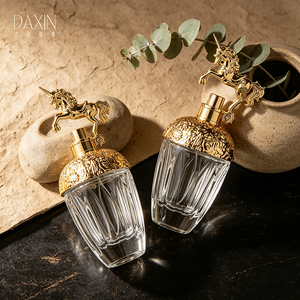 Flacone Spray in Vetro Trasparente di Lusso da 50ml 80ml, Vuoto, Personalizzabile con Colore Oro o Argento, Design di Alta Qualità - Product Image 2